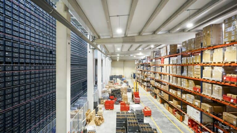 Entrepôt logistique - image d'illustration EMAccompagnement