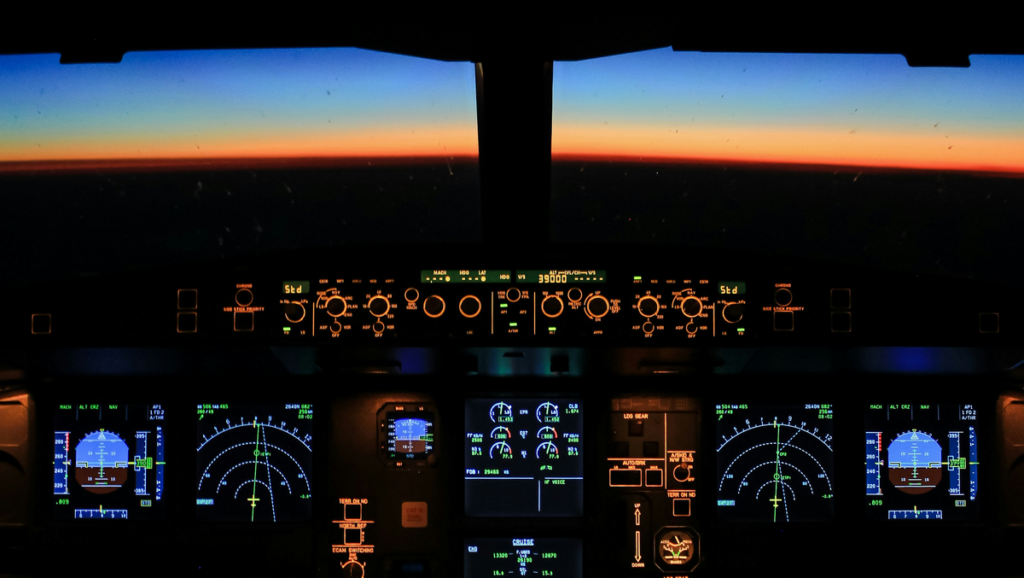 Cockpit Avion de nuit Illustration Emmanuel Matt Accompagnement andres-dallimonti Unsplash