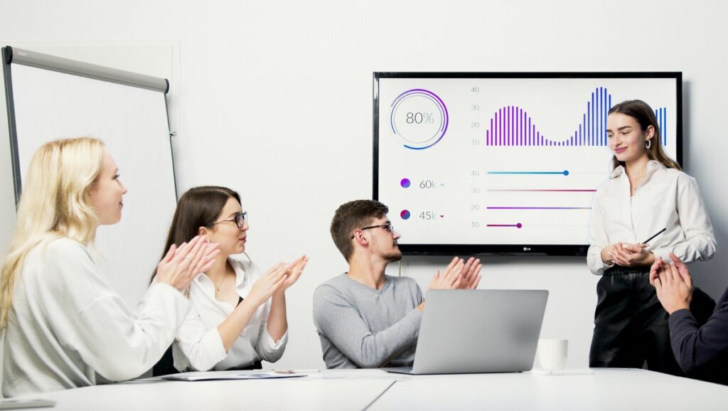 Félicitations nouveau manager femme Illustration Emmanuel Matt Accompagnement Pexels