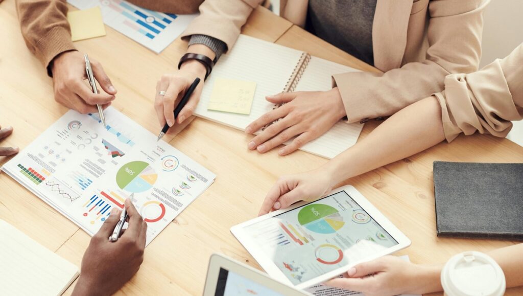 Réunion de réorganisation pour une transition réussie Emmanuel Matt Accompagnement Pexels