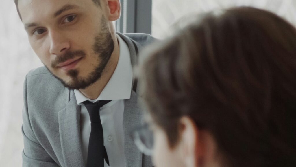 vitaly-gariev-7Nu4atuZN1U-unsplash 4-4 Ecoute active et dialogue constructif